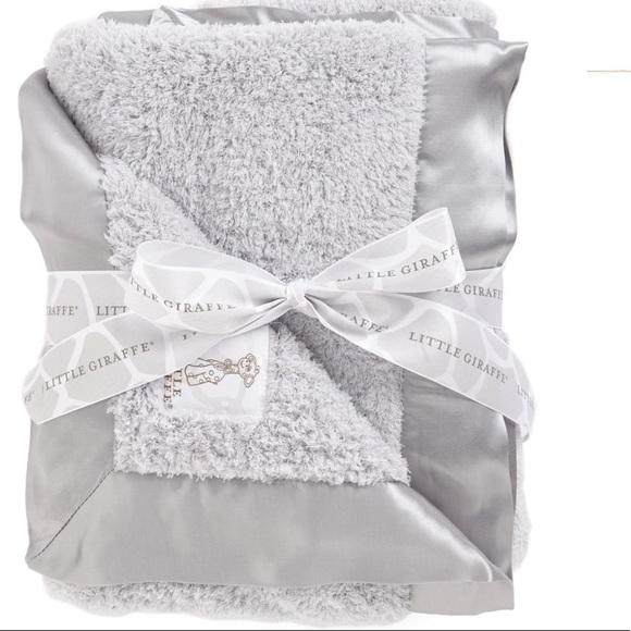 little giraffe chenille blanket